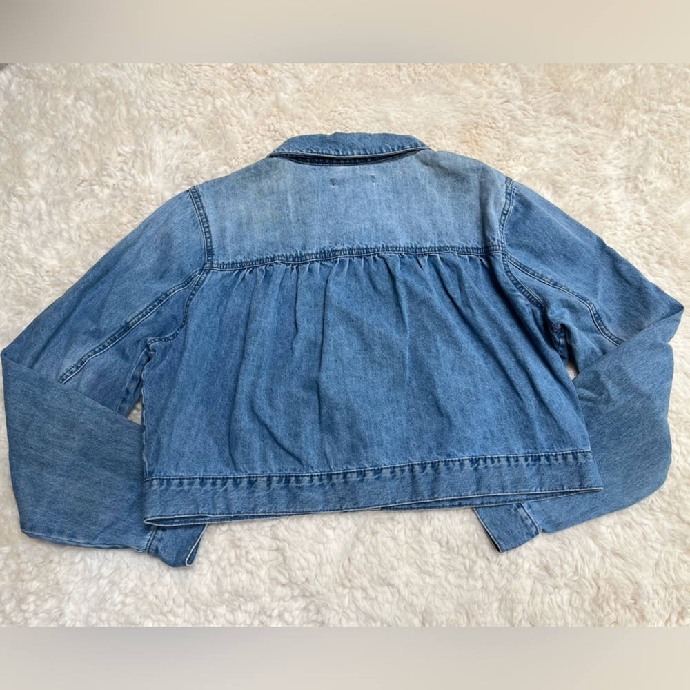 BCBGeneration Cropped Jean Jacket - Picture 10 of 12